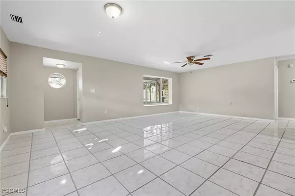 1722 Linhart AVE, Fort Myers, FL 33901