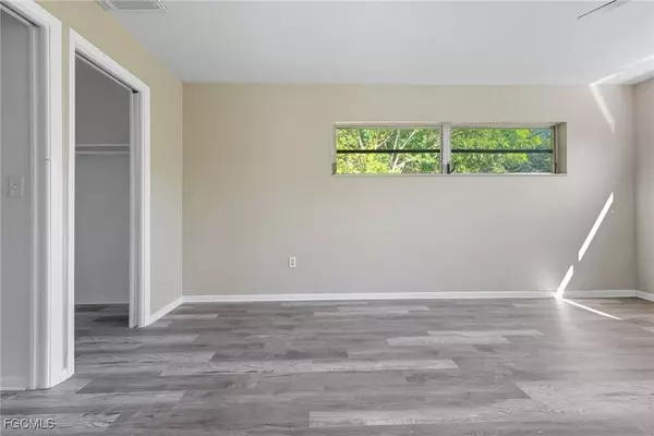 1722 Linhart AVE, Fort Myers, FL 33901