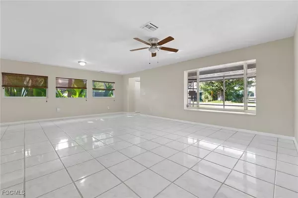 1722 Linhart AVE, Fort Myers, FL 33901