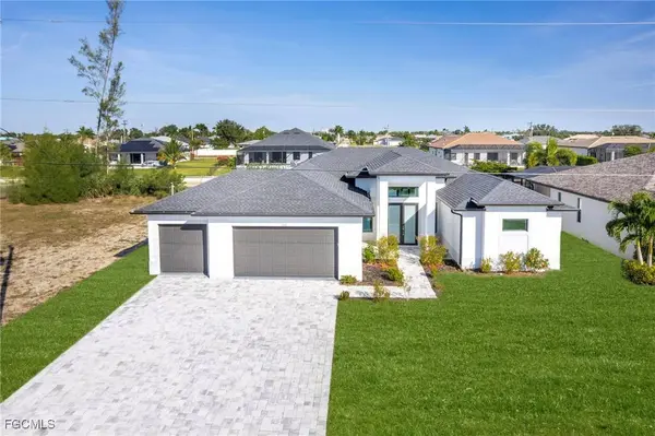 1517 SW 28th TER, Cape Coral, FL 33914