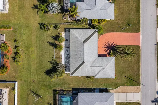 10 GOLFVIEW RD, Rotonda West, FL 33947