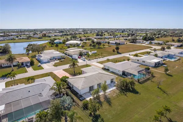 10 GOLFVIEW RD, Rotonda West, FL 33947