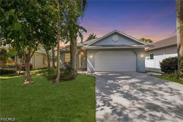 657 109th AVE N, Naples, FL 34108