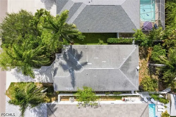 657 109th AVE N, Naples, FL 34108