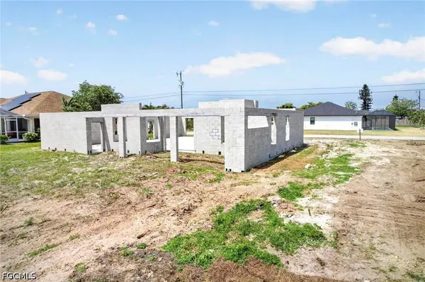 1213 NE 11th TER, Cape Coral, FL 33909