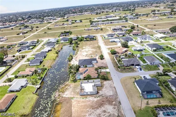 1213 NE 11th TER, Cape Coral, FL 33909