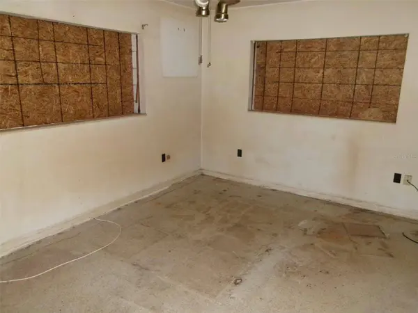 2555 WOOD ST, Sarasota, FL 34237