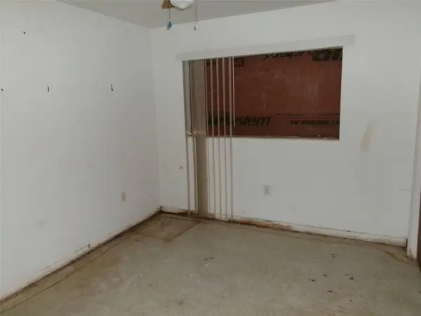 2555 WOOD ST, Sarasota, FL 34237