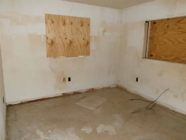 2555 WOOD ST, Sarasota, FL 34237