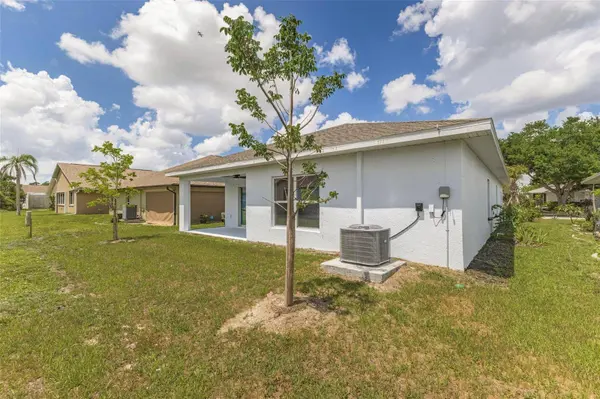 573 ROSE APPLE CIR, Port Charlotte, FL 33954