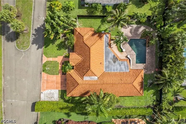 5231 Greenbriar DR, Fort Myers, FL 33919