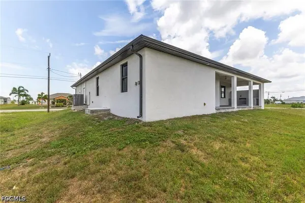 4304 Jacaranda Pkwy W, Cape Coral, FL 33993