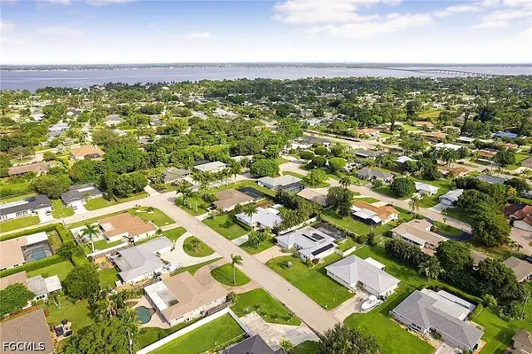 1446 Cumberland CT, Fort Myers, FL 33919