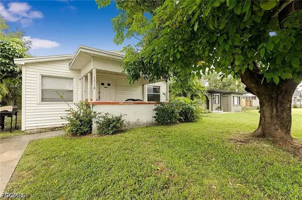 1718 Sunset PL