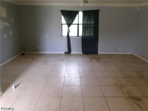 902 Poinsettia AVE, Lehigh Acres, FL 33972