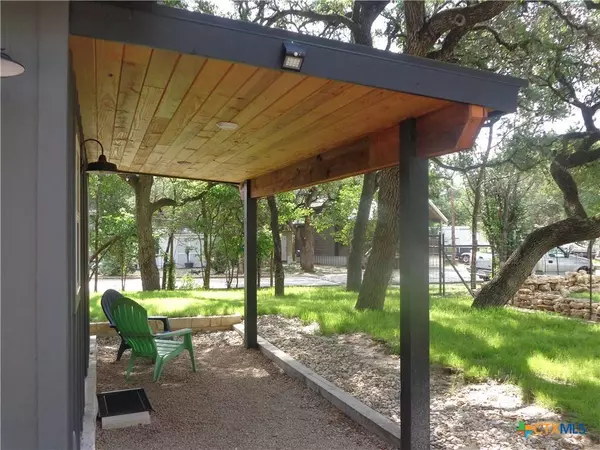 1009 Edgewater FLS, Canyon Lake, TX 78133