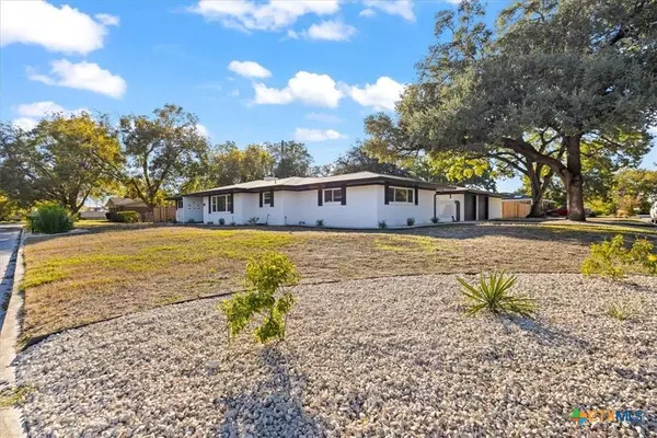 192 Oriole DR, New Braunfels, TX 78130