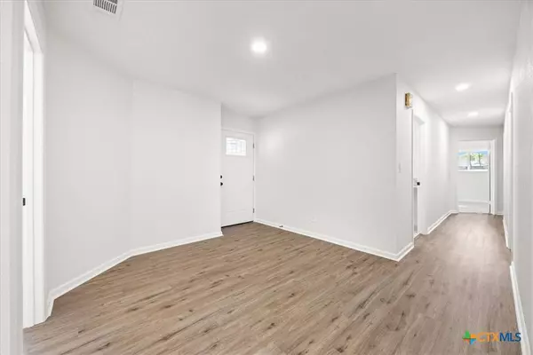 192 Oriole DR, New Braunfels, TX 78130