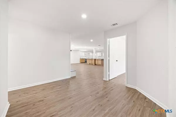 192 Oriole DR, New Braunfels, TX 78130