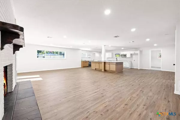 192 Oriole DR, New Braunfels, TX 78130