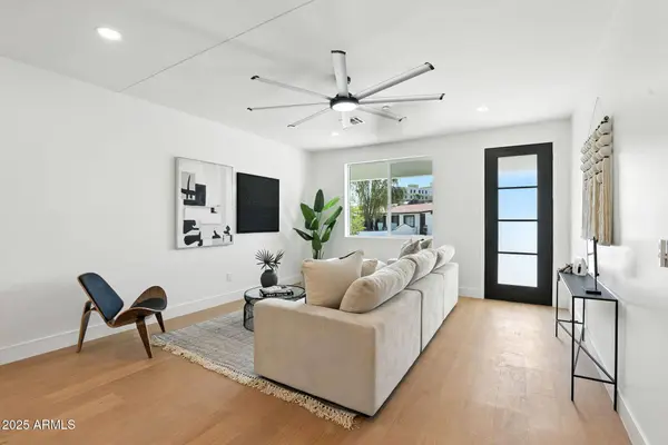 6736 E 1ST Avenue, Scottsdale, AZ 85251