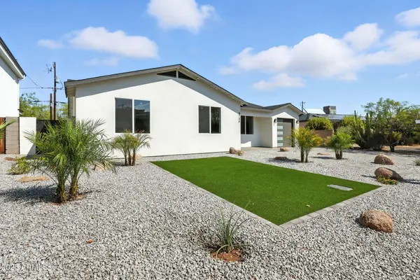 6736 E 1ST Avenue, Scottsdale, AZ 85251