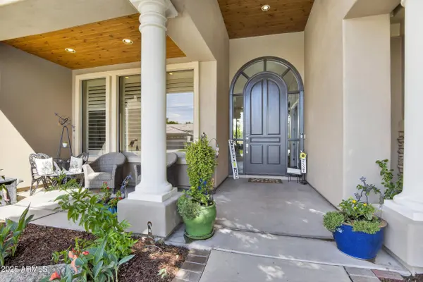 1333 N CLIFFSIDE Drive, Gilbert, AZ 85234