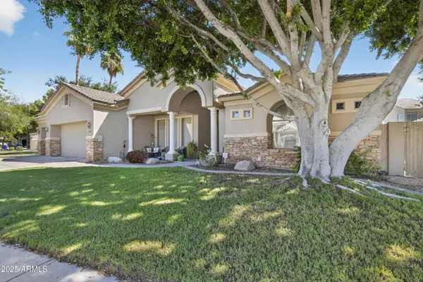 1333 N CLIFFSIDE Drive, Gilbert, AZ 85234