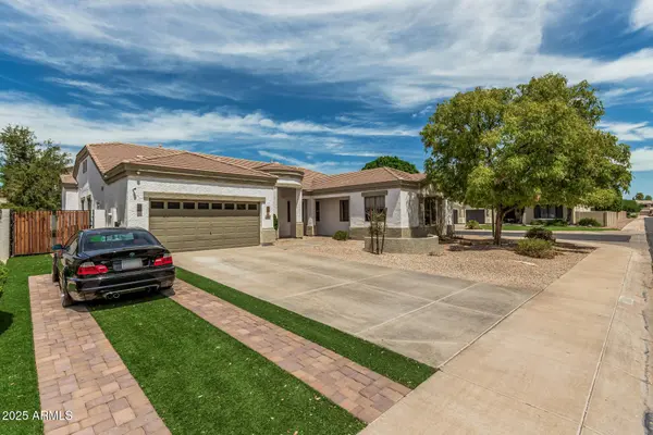 3000 E PARKVIEW Drive, Gilbert, AZ 85295