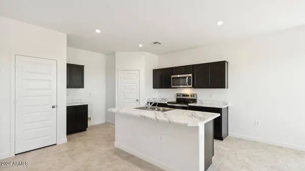 2024 W Sheridan Avenue, Apache Junction, AZ 85120