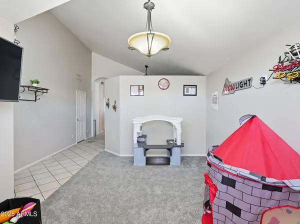 1516 E CHEYENNE Street, Gilbert, AZ 85296