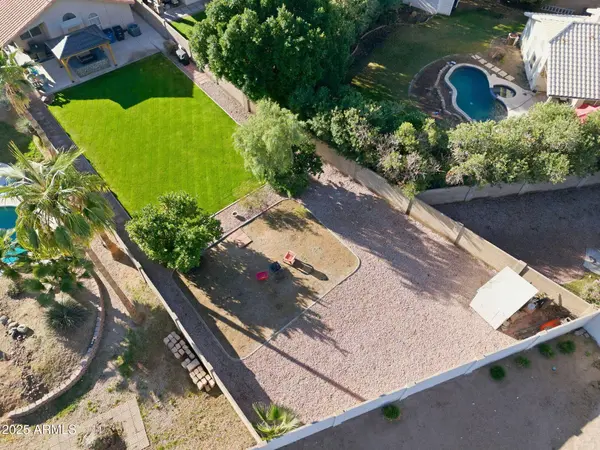 1516 E CHEYENNE Street, Gilbert, AZ 85296