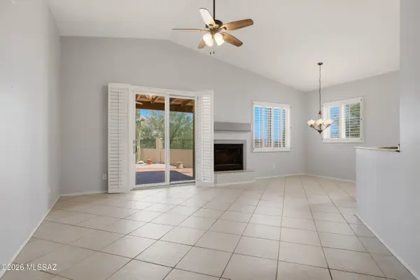 1233 W Crystalline Way, Tucson, AZ 85737