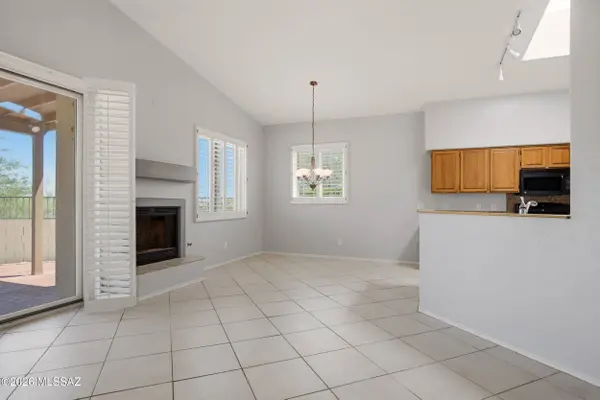 1233 W Crystalline Way, Tucson, AZ 85737