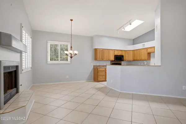 1233 W Crystalline Way, Tucson, AZ 85737