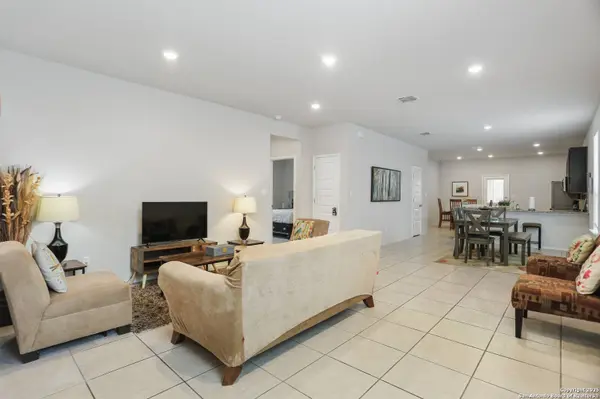 7883 Abbey, San Antonio, TX 78218