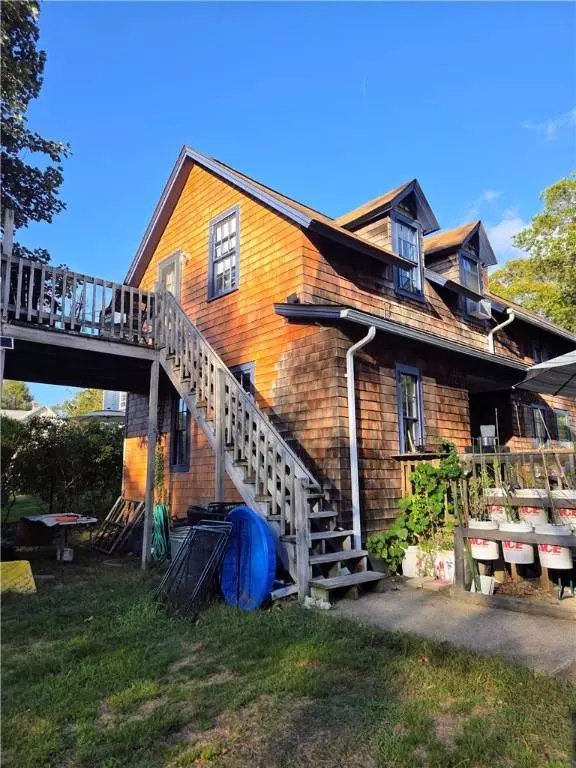 128 North RD, South Kingstown, RI 02879