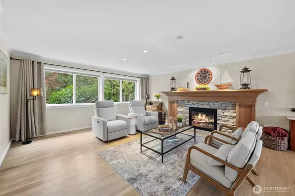 12509 206th PL SE, Issaquah, WA 98027