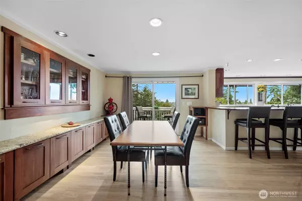 12509 206th PL SE, Issaquah, WA 98027