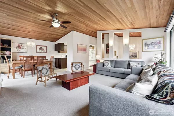 16812 174th AVE NE, Woodinville, WA 98072