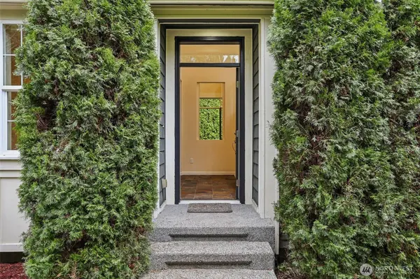 18200 NE 110th ST, Redmond, WA 98052