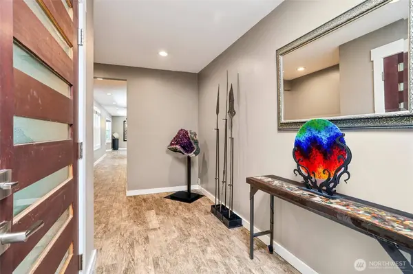24017 SE 111th ST, Issaquah, WA 98027