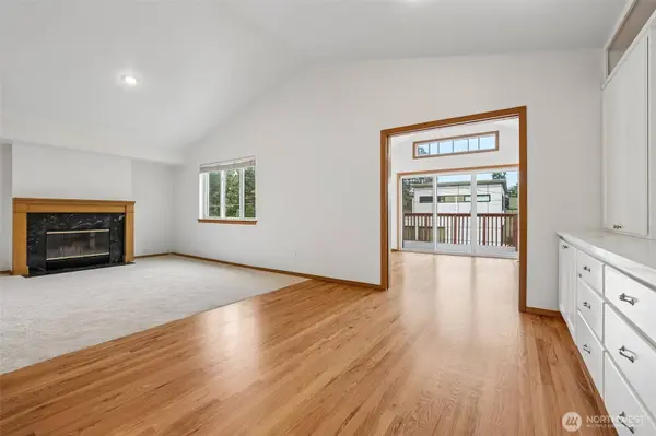 317 NE 91st ST, Seattle, WA 98115