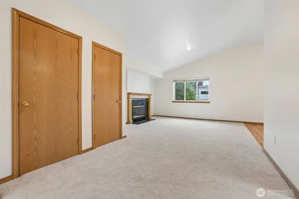 317 NE 91st ST, Seattle, WA 98115