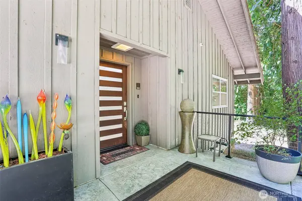24017 SE 111th ST, Issaquah, WA 98027