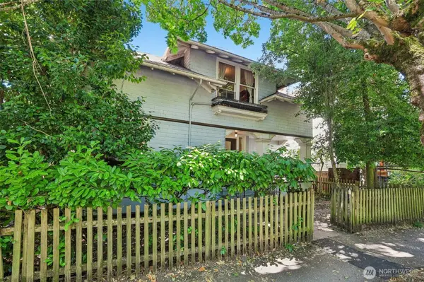 929 13th AVE E, Seattle, WA 98102