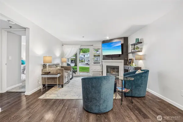 250 NW Dogwood ST #E104, Issaquah, WA 98027