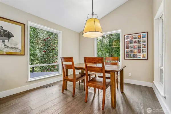 12022 210th PL SE, Issaquah, WA 98027