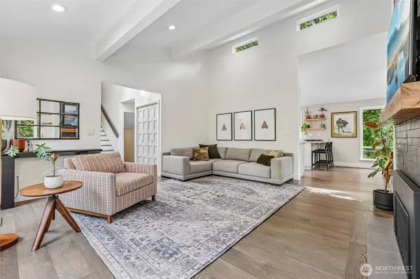 12022 210th PL SE, Issaquah, WA 98027