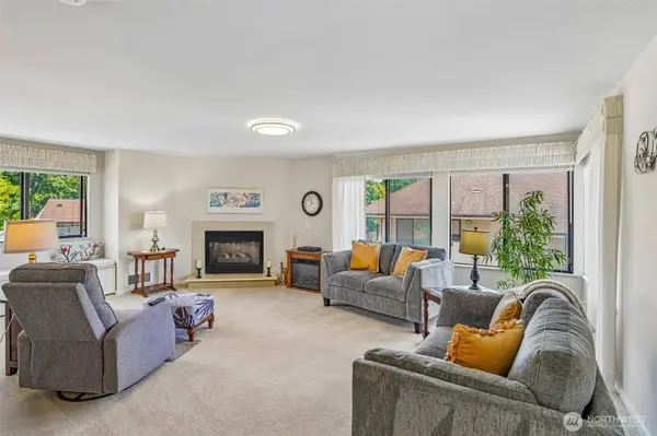 910 S 248th ST #4, Des Moines, WA 98198